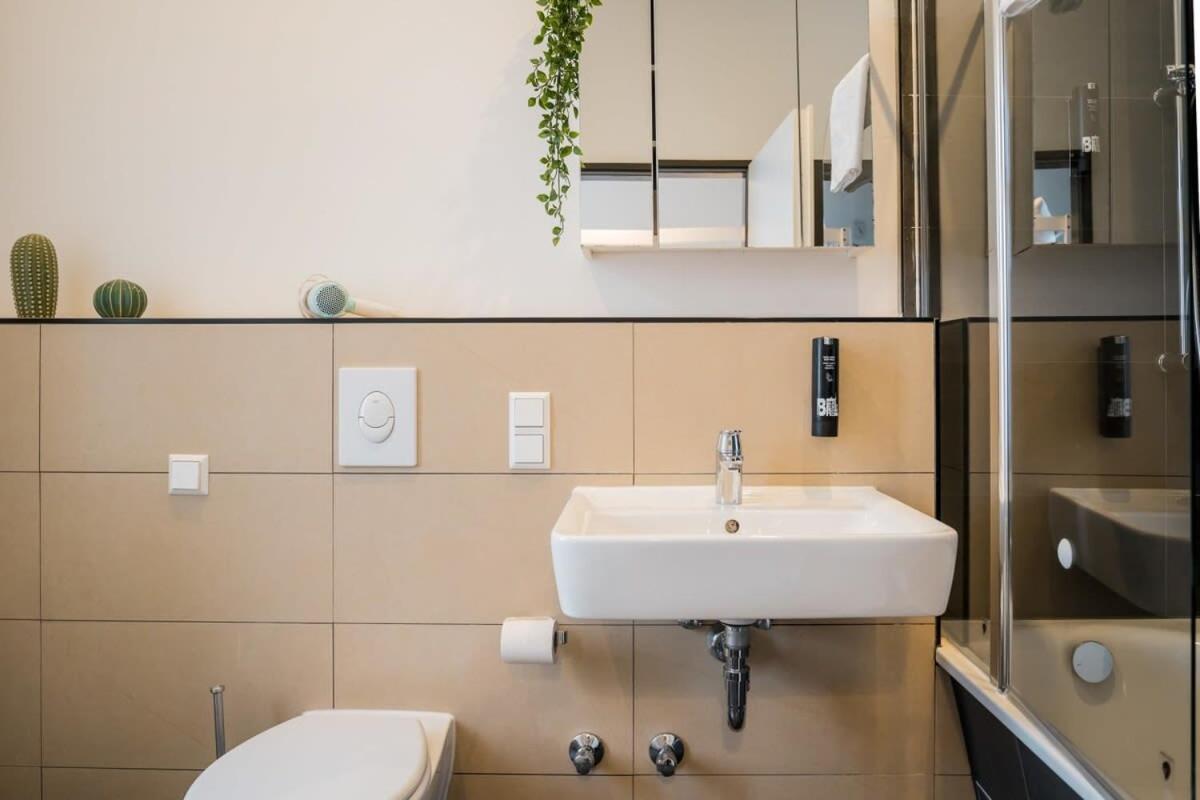 Shabby Chic Plus Self Checkin Plus Free Street Parking Berlin Exterior foto